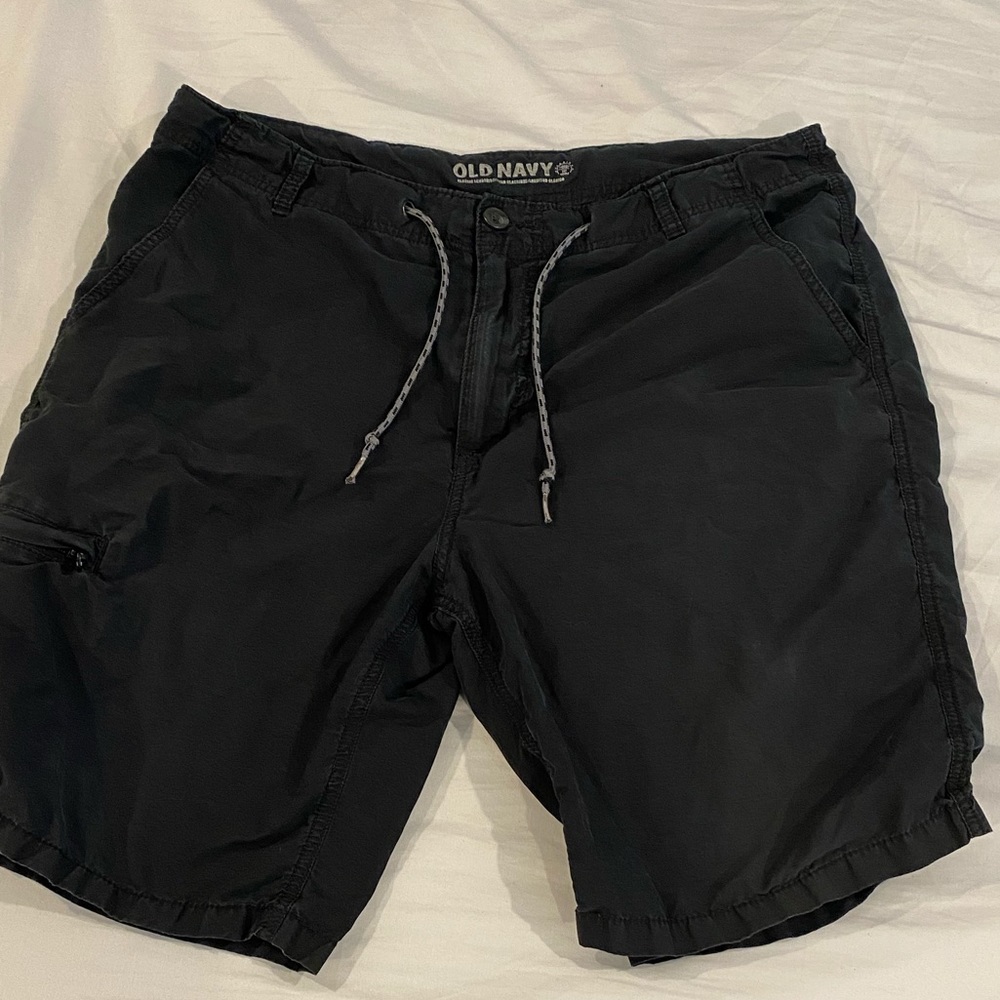 Men’s Old Navy black shorts